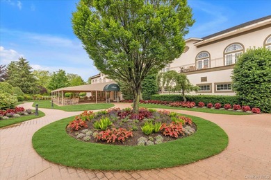 Welcome to this move in ready 2 bedroom, 2 full bath residence on The Greens At Half Hollow in New York - for sale on GolfHomes.com, golf home, golf lot