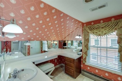 Welcome to 320 Queensway Drive, situated in the highly on Idle Hour Country Club in Kentucky - for sale on GolfHomes.com, golf home, golf lot