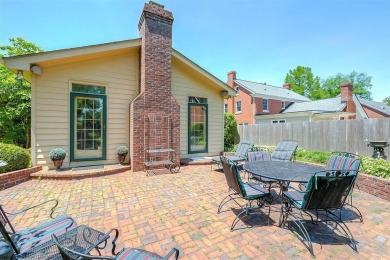 Welcome to 320 Queensway Drive, situated in the highly on Idle Hour Country Club in Kentucky - for sale on GolfHomes.com, golf home, golf lot