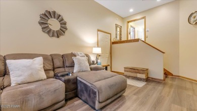 Immaculately maintained home in Tanglwood Lakes with an included on Paupack Hills Golf and Country Club in Pennsylvania - for sale on GolfHomes.com, golf home, golf lot
