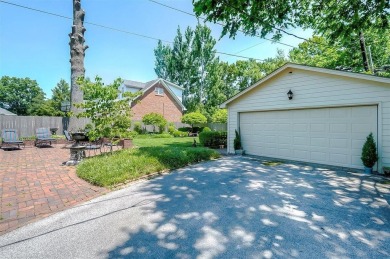 Welcome to 320 Queensway Drive, situated in the highly on Idle Hour Country Club in Kentucky - for sale on GolfHomes.com, golf home, golf lot
