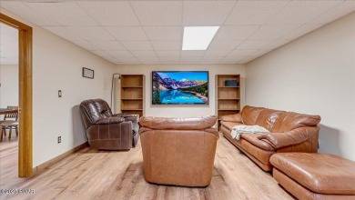 Immaculately maintained home in Tanglwood Lakes with an included on Paupack Hills Golf and Country Club in Pennsylvania - for sale on GolfHomes.com, golf home, golf lot