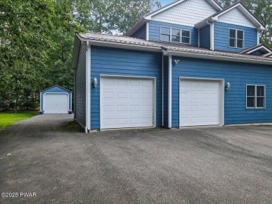 Immaculately maintained home in Tanglwood Lakes with an included on Paupack Hills Golf and Country Club in Pennsylvania - for sale on GolfHomes.com, golf home, golf lot