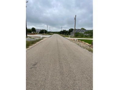 This is a very nice lot with Live Oak Trees, level and ready to on Hideout Golf Club and Resort  in Texas - for sale on GolfHomes.com, golf home, golf lot