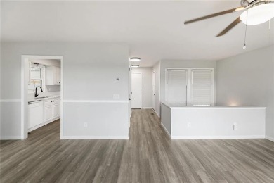 Welcome to your beautifully remodeled Bella Vista townhome! on Bella Vista Country Club and Golf Course in Arkansas - for sale on GolfHomes.com, golf home, golf lot