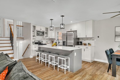 Welcome to 2533 Hickory Road in the highly sought-after Ravisloe on Ravisloe Country Club in Illinois - for sale on GolfHomes.com, golf home, golf lot