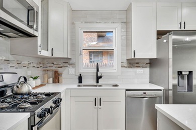 Welcome to 2533 Hickory Road in the highly sought-after Ravisloe on Ravisloe Country Club in Illinois - for sale on GolfHomes.com, golf home, golf lot