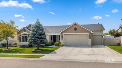 IMMACULATE and spacious single-level home on almost quarter-acre on Hunters Point Golf Club in Idaho - for sale on GolfHomes.com, golf home, golf lot