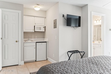 Welcome to your coastal retreat! This spacious 2-bedroom on Brunswick Plantation and Golf Resorts in North Carolina - for sale on GolfHomes.com, golf home, golf lot