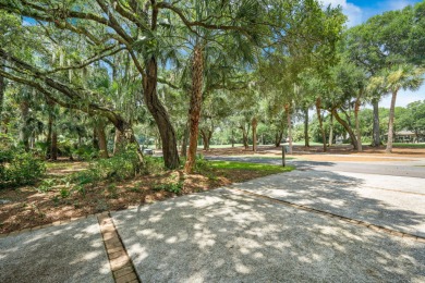 With sweeping views across Cougar Point Golf Course and a serene on Kiawah Island Resort - Cougar Point in South Carolina - for sale on GolfHomes.com, golf home, golf lot