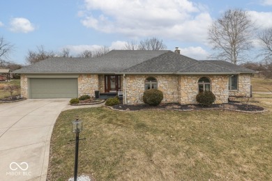 Nestled in Dye's Walk golf course in a quiet court, this on Dyes Walk Golf Course in Indiana - for sale on GolfHomes.com, golf home, golf lot