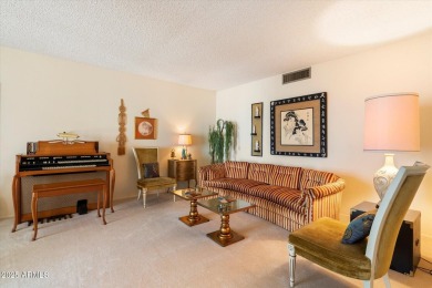 Lovely move-in ready, 1919 sq ft 2 bed/2bath furnished townhome on Sun City Lakes West and East in Arizona - for sale on GolfHomes.com, golf home, golf lot