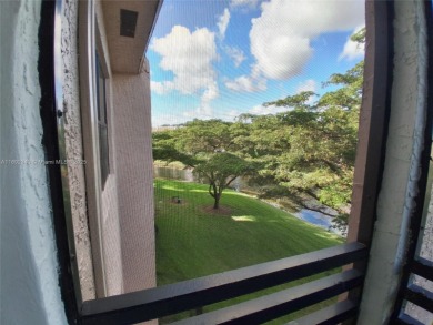 MUST SEE! Beautiful completely remodeled penthouse 2/2 condo in on Sunrise Lakes Phase IV Golf Course in Florida - for sale on GolfHomes.com, golf home, golf lot