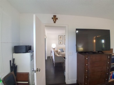 MUST SEE! Beautiful completely remodeled penthouse 2/2 condo in on Sunrise Lakes Phase IV Golf Course in Florida - for sale on GolfHomes.com, golf home, golf lot