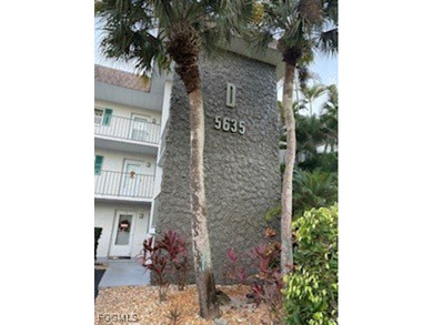 Golf View Manor Condo Naples, Beautiful 2nd floor unit with 2 on Eagle Creek Golf and Country Club in Florida - for sale on GolfHomes.com, golf home, golf lot