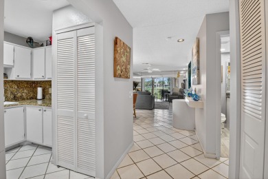 Welcome to Hunters Run Country Club! This 2 bedroom, 2 bathroom on Hunters Run Golf and Country Club in Florida - for sale on GolfHomes.com, golf home, golf lot
