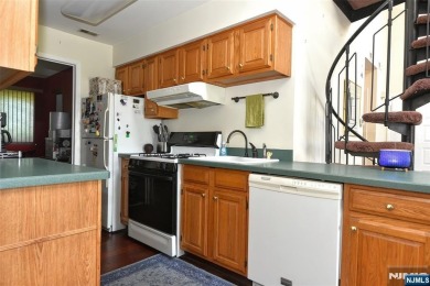 This beautiful 3-bedroom 2 bath end unit located on the golf on Minerals Golf Club in New Jersey - for sale on GolfHomes.com, golf home, golf lot