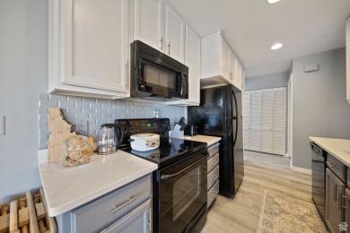 Bright and Beautiful Ground-Level Condo in Prime Central on Murray Parkway Golf Course in Utah - for sale on GolfHomes.com, golf home, golf lot