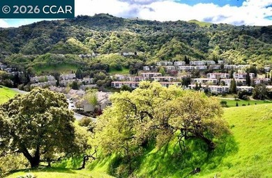 Nestled in the desireable Waterford complex, this beautifully on Rossmoor Golf Course in California - for sale on GolfHomes.com, golf home, golf lot