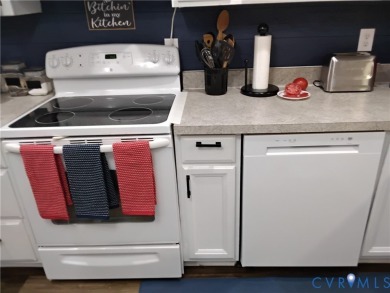 ONE STORY LIVING AT IT'S BEST - THIS ADORABLE HOME IS TRULY A * on Pendleton Golf Club in Virginia - for sale on GolfHomes.com, golf home, golf lot