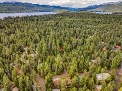 Discover the perfect blend of comfort and convenience in this on McCall Municipal Golf Course in Idaho - for sale on GolfHomes.com, golf home, golf lot