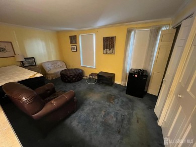 Welcome to this inviting end-unit ranch-style 2 bedroom, 1 bath on Rossmoor Golf Club in New Jersey - for sale on GolfHomes.com, golf home, golf lot