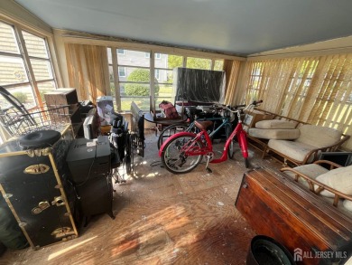Welcome to this inviting end-unit ranch-style 2 bedroom, 1 bath on Rossmoor Golf Club in New Jersey - for sale on GolfHomes.com, golf home, golf lot