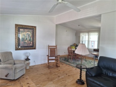 WATERFRONT COMMUNITY - MEMBERSHIP SHARE INCLUDED - AMAZING PRICE on Riverbend Golf and Country Club in Florida - for sale on GolfHomes.com, golf home, golf lot