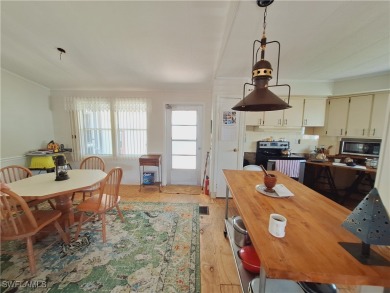 WATERFRONT COMMUNITY - MEMBERSHIP SHARE INCLUDED - AMAZING PRICE on Riverbend Golf and Country Club in Florida - for sale on GolfHomes.com, golf home, golf lot