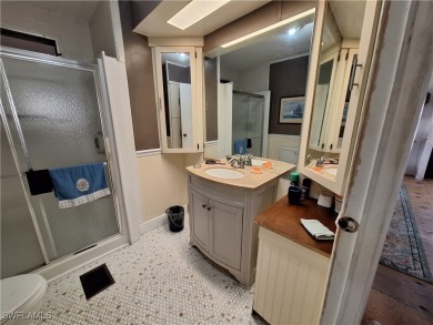 WATERFRONT COMMUNITY - MEMBERSHIP SHARE INCLUDED - AMAZING PRICE on Riverbend Golf and Country Club in Florida - for sale on GolfHomes.com, golf home, golf lot
