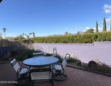 Motivated Seller, bring offers! Discover this charming 2-bedroom on Oro Valley Country Club in Arizona - for sale on GolfHomes.com, golf home, golf lot