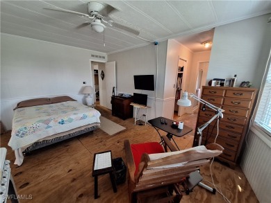 WATERFRONT COMMUNITY - MEMBERSHIP SHARE INCLUDED - AMAZING PRICE on Riverbend Golf and Country Club in Florida - for sale on GolfHomes.com, golf home, golf lot