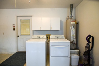 Welcome to your new beginning.  Well maintained home, close to on Eagle Ridge At Spruce Creek Country Club in Florida - for sale on GolfHomes.com, golf home, golf lot