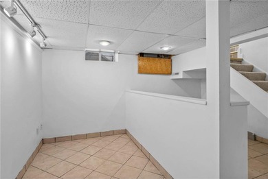 Charming and well-maintained 3-bed, 2-bath home on a spacious on Soldiers Memorial Field Golf Course in Minnesota - for sale on GolfHomes.com, golf home, golf lot