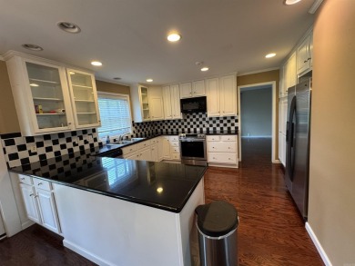 Charming Home on Fairway Drive - Golf Course Living at Its on Stuttgart Country Club in Arkansas - for sale on GolfHomes.com, golf home, golf lot