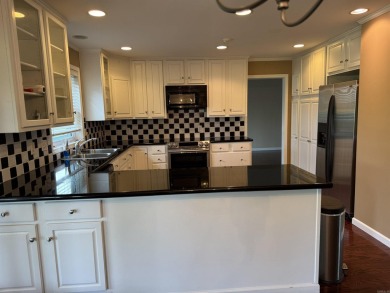 Charming Home on Fairway Drive - Golf Course Living at Its on Stuttgart Country Club in Arkansas - for sale on GolfHomes.com, golf home, golf lot