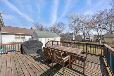 Charming and well-maintained 3-bed, 2-bath home on a spacious on Soldiers Memorial Field Golf Course in Minnesota - for sale on GolfHomes.com, golf home, golf lot