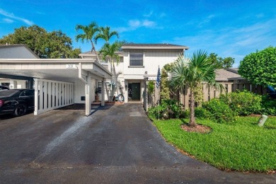 Beautiful 4 bedroom 2 1/2 Bathroom Townhouse. Features Kitchen on  in Florida - for sale on GolfHomes.com, golf home, golf lot