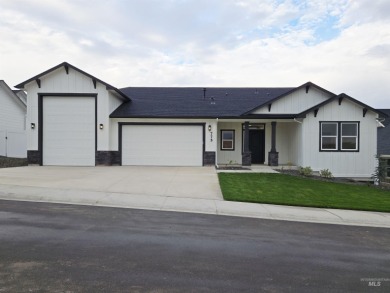 Gorgeous home, great sunset views off the deck and a location on Scotch Pines Golf Course in Idaho - for sale on GolfHomes.com, golf home, golf lot