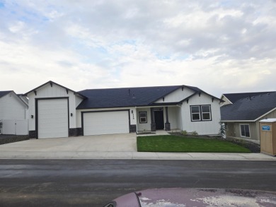 Gorgeous home, great sunset views off the deck and a location on Scotch Pines Golf Course in Idaho - for sale on GolfHomes.com, golf home, golf lot