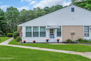 Well maintained Edgewood 1 model located in 55+ Crestwood on Keswick Village Golf Course in New Jersey - for sale on GolfHomes.com, golf home, golf lot