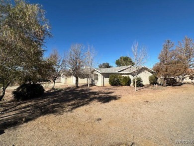 3 bedroom, 2 bath stucco home with attached 2-car garage on a on Valle Vista Golf Course in Arizona - for sale on GolfHomes.com, golf home, golf lot