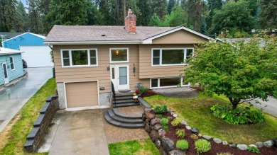 Outdoor enthusiasts will love this location! Tennis, basketball on Indian Canyon Golf Course in Washington - for sale on GolfHomes.com, golf home, golf lot