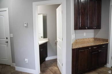 Beautiful 3 bedroom, two and a half bath townhome. New hybrid on The Links At Sleepy Ridge in Utah - for sale on GolfHomes.com, golf home, golf lot