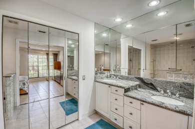 Charming 55+ community villa in Applegate at Indian Springs on Indian Spring Golf and Country Club in Florida - for sale on GolfHomes.com, golf home, golf lot