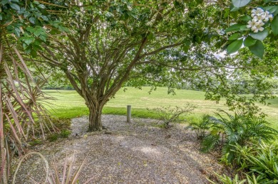 Charming 55+ community villa in Applegate at Indian Springs on Indian Spring Golf and Country Club in Florida - for sale on GolfHomes.com, golf home, golf lot