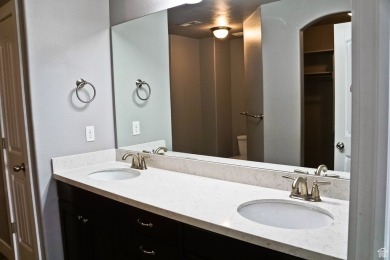 Beautiful 3 bedroom, two and a half bath townhome. New hybrid on The Links At Sleepy Ridge in Utah - for sale on GolfHomes.com, golf home, golf lot