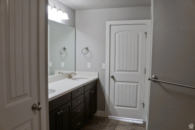 Beautiful 3 bedroom, two and a half bath townhome. New hybrid on The Links At Sleepy Ridge in Utah - for sale on GolfHomes.com, golf home, golf lot