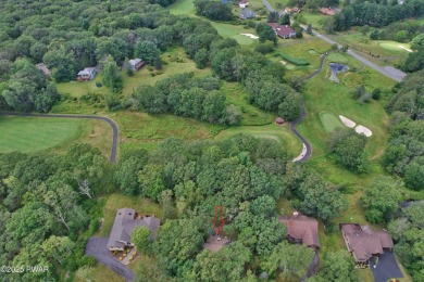 Welcome to 125 Country Club Dr., an open and bright on Lords Valley Country Club, Inc in Pennsylvania - for sale on GolfHomes.com, golf home, golf lot