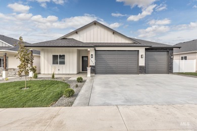 This unique split bedroom open floor plan offers living at its on Scotch Pines Golf Course in Idaho - for sale on GolfHomes.com, golf home, golf lot